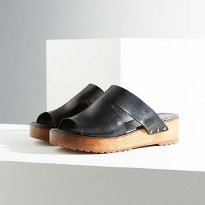 Kelsi Dagger Dafne Leather Slides